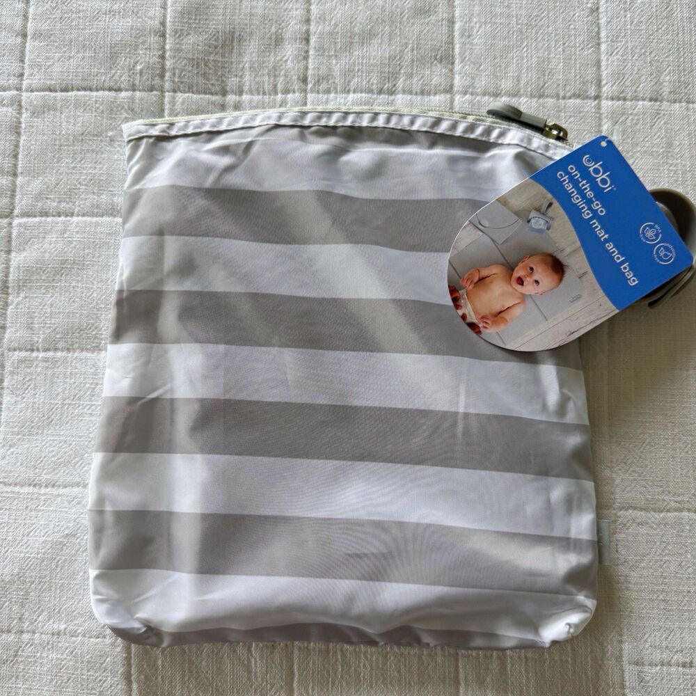 Ubbi On-The-Go Portable Foldable Padded Changing Mat Bag Gray/White Striped New